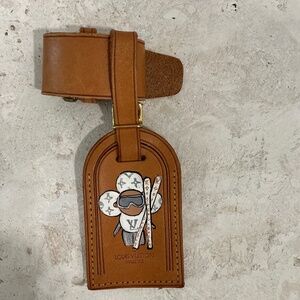 Louis Vuitton Luggage Tag with Handpainted Design Skiing Vivienne